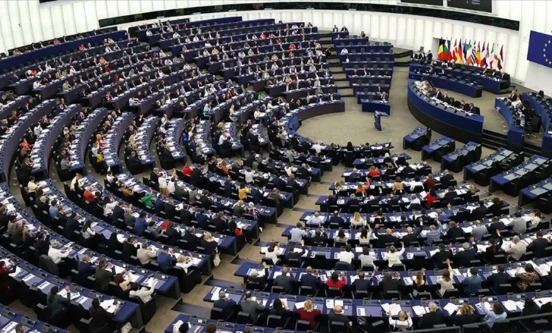 Avrupa Parlamentosu Polonyalı 4 milletvekilinin dokunulmazlığını kaldırdı