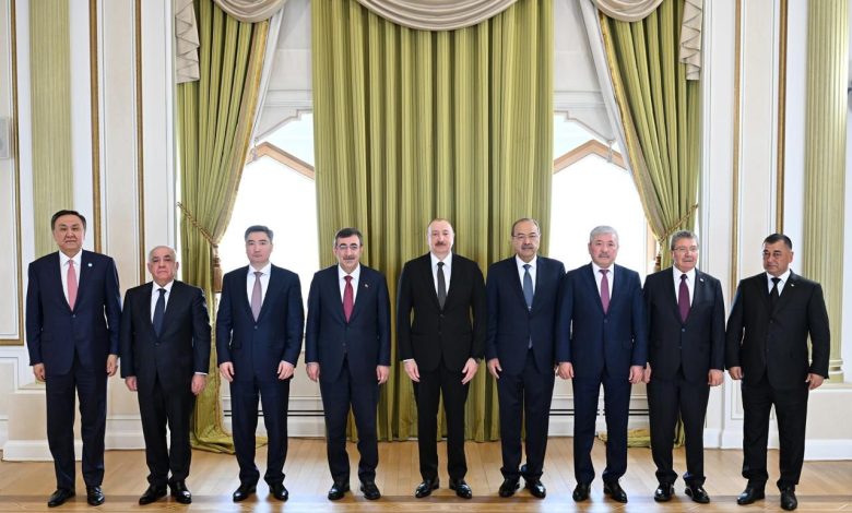 Azerbaycan Cumhurbaşkanı Aliyev, Başbakan Üstel ve TDT devletleri ile bir araya geldi