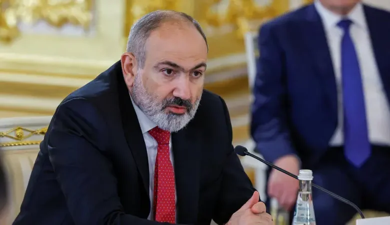 Ermenistan Başbakanı Paşinyan, Erivan'da Türk bayrağının yakılmasını kınadı