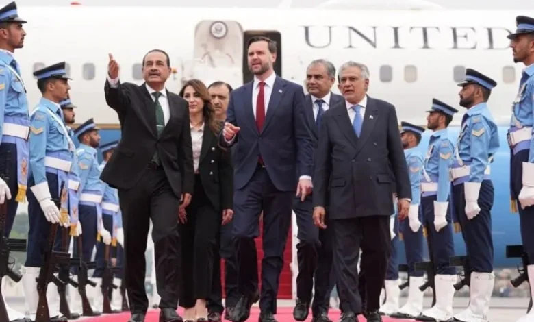 Pakistanlı kaynaklar: "İran ile müzakereler için ABD'li heyeti taşıyan 2 uçak İslamabad'a indi"