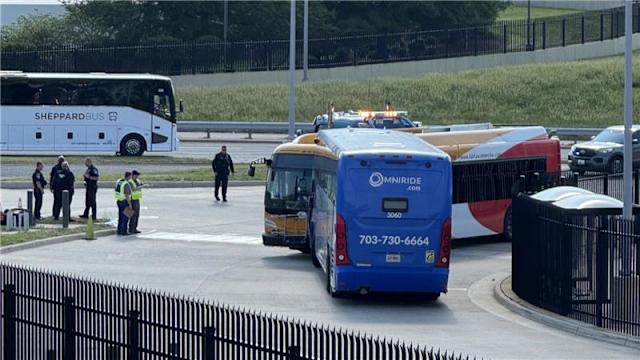 Pentagon yakınlarında otobüs kazası: 10'u Pentagon çalışanı 23 kişi yaralandı