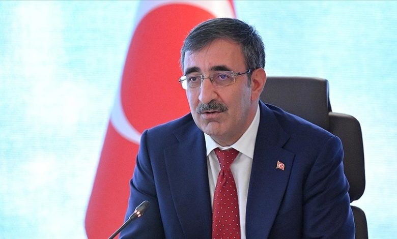 Yılmaz Kıbrıslı Türklere taş ve patlayıcı madde atılmasını kınadı
