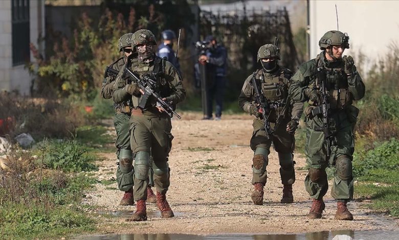 İsrail ordusu Batı Şeria’nın Nablus kentine düzenlediği baskında 3 Filistinliyi gözaltına aldı