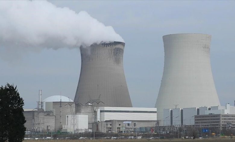 Japonya'daki nükleer reaktör, türbin yakınında buhar kaçağı nedeniyle faaliyetlerini askıya aldı