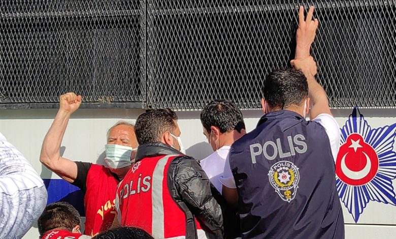 Taksim Meydanı'na yürümek isteyen gruplara müdahale