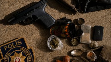 Adli olaylar... Haspolat’ta bir evde kanunsuz ateşli silah ve uyuşturucu ele geçirildi