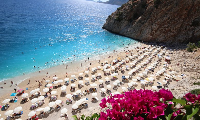 Antalya'daki Kaputaş Plajı'nda "Dumansız Plaj" uygulaması başladı
