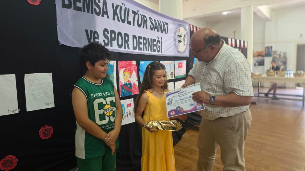 “Atatürk ve Çocuk” konulu resim ve şiir yarışması ödül töreni yapıldı