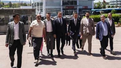 CHP'de olağanüstü kurultay talep eden 833 delegenin imzası genel merkeze teslim edildi