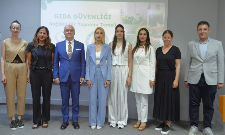 DAÜ’de “Gıda Güvenliğinde En Büyük Tehlike: Yanlış Bilinenler” konulu seminer yapıldı