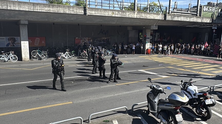 G7 öncesi Cenevre karıştı. Binlerce gösterici sokağa döküldü, polis müdahale etti