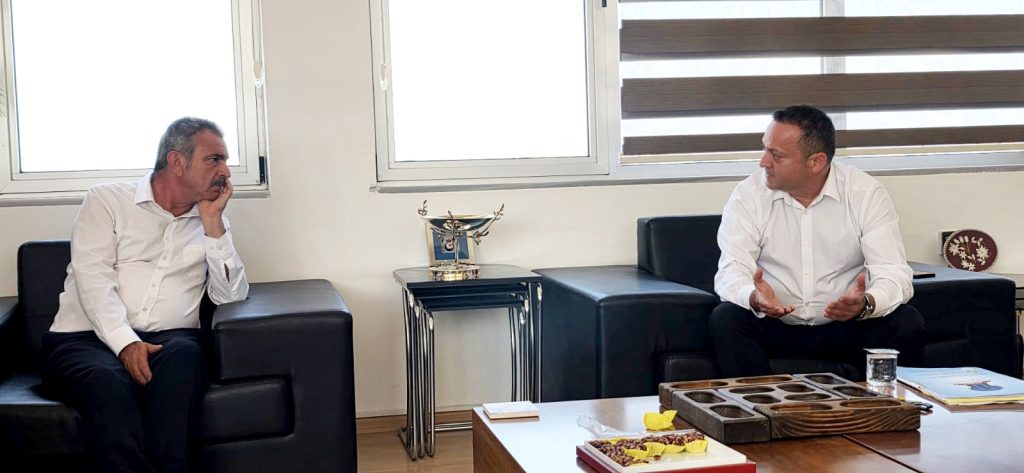 Kıbrıs Türk Profesyonel Fotoğrafçılar Birliği, Gazimağusa Belediye Başkanı Uluçay’ı ziyaret etti