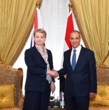 Mısır ve İngiltere Dışişleri Bakanları, Washington-Tahran anlaşması ışığında bölgesel ve uluslararası gelişmeleri görüştü