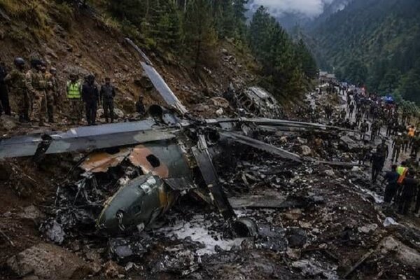 Pakistan'ın Azad Cammu Keşmir bölgesindeki helikopter kazasında 22 asker öldü