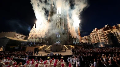 Sagrada Familia'nın yeni kulesi törenle açıldı: 120 bin kişi izledi