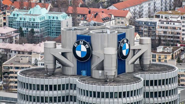 BMW, yaklaşık 8 bin kişiyi işten çıkaracak