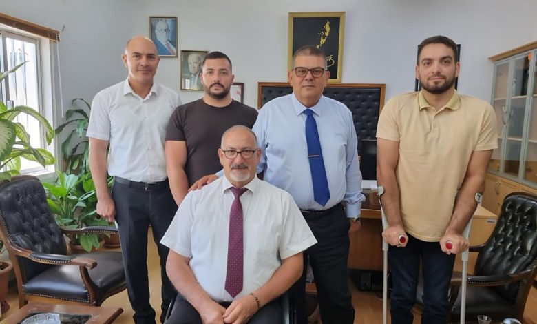Maliye Bakanı Berova, Kıbrıs Türk Ortopedik Özürlüler Derneği Başkanı Günay Kibrit'i kabul etti