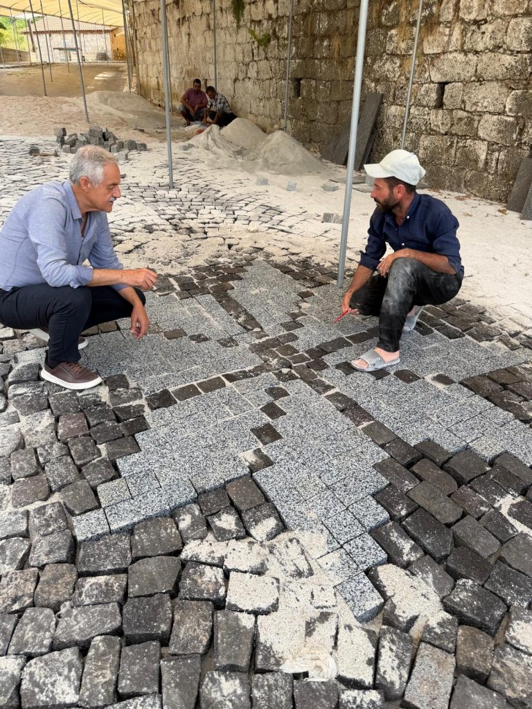 Tatlısu Belediyesi festival alanını yeniliyor