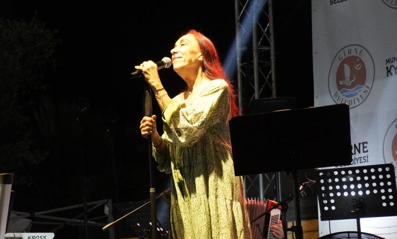 18. Girne Ozanköy Pekmez Festivali'nde bu gece Sinan Güzen konseri var