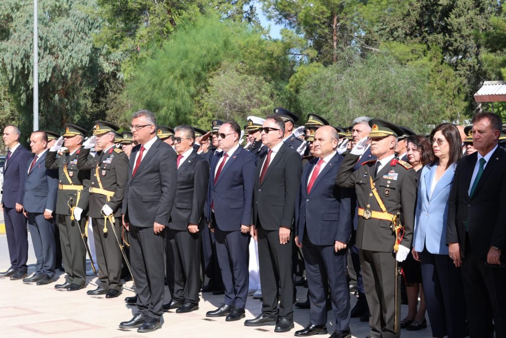30 Ağustos Zafer Bayramı dolayısıyla Atatürk Anıtı'nda tören düzenlendi