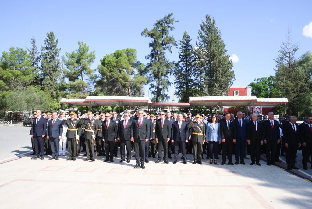 30 Ağustos Zafer Bayramı dolayısıyla Atatürk Anıtı'nda tören düzenlendi