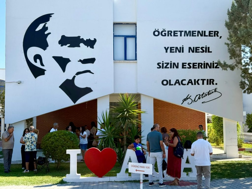 Atatürk Öğretmen Akademisi sınavı başladı