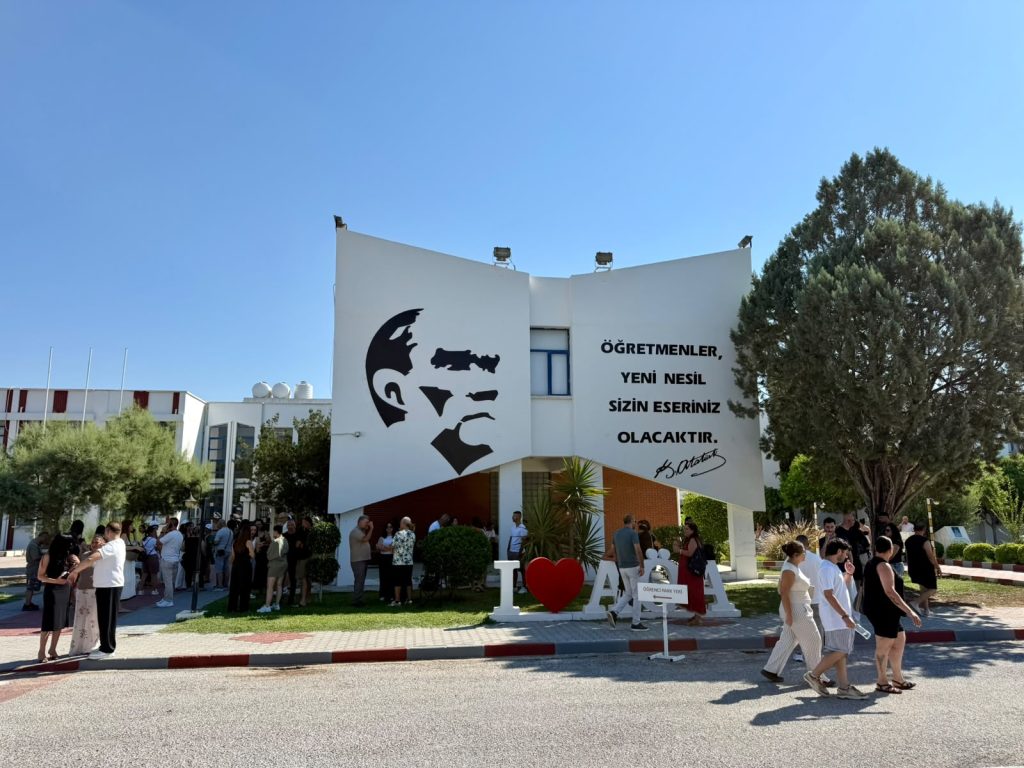 Atatürk Öğretmen Akademisi sınavı başladı