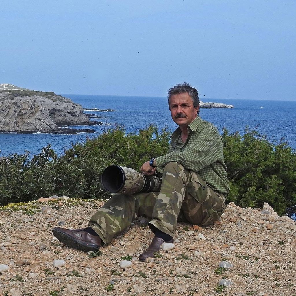 Birtan Gökeri’den 6 ciltlik “Kıbrıs’ın Kuşları” kitabı: “Küçüklüğümden beri kuşların peşindeydim”