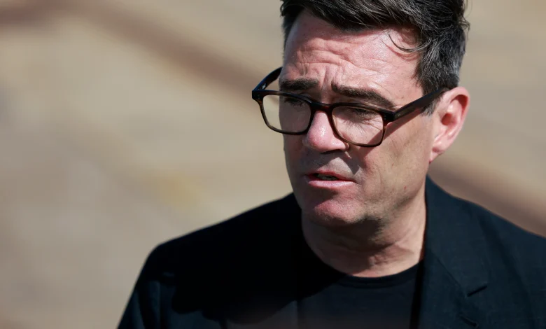 Burnham, Trump'ın Özel Kalem Müdürünü taklit eden kişiyle mesajlaştı