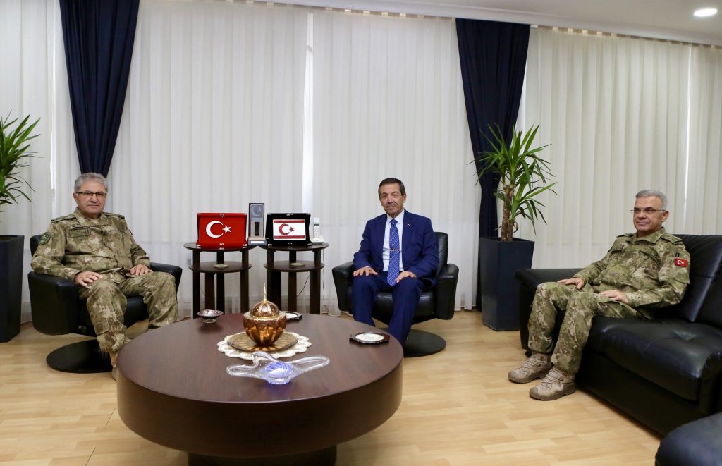 Dışişleri Bakanı Ertuğruloğlu, Kara Kuvvetleri Komutanı Orgeneral Tokel ile görüştü