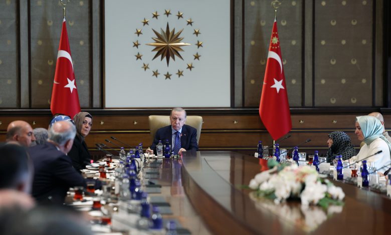 Erdoğan: "Milletimizin değerlerinden, şehit yakını ve gazilerimizin hassasiyetlerinden asla taviz söz konusu değildir”