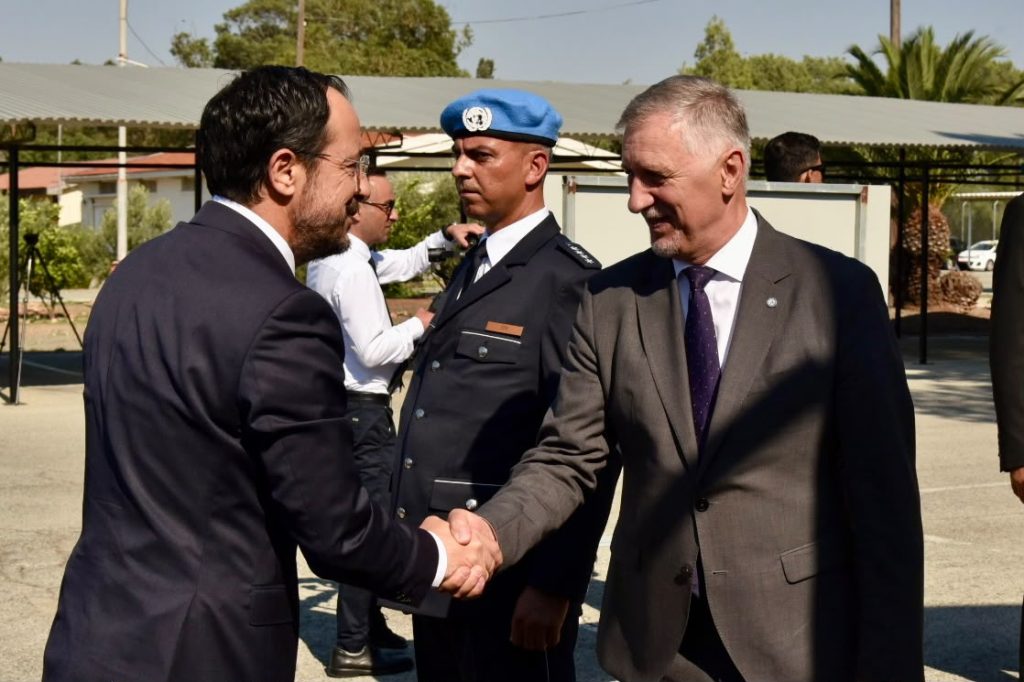 Erhürman ile Hristodulidis ara bölgede bir araya geldi