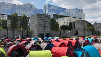 Fransa'nın başkenti Paris'te yaklaşık 500 evsizin kaldığı kamp alanı tahliye edildi