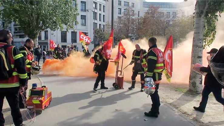 Fransız itfaiye erleri, 29 Eylül'de Paris'te gösteri düzenleyecek