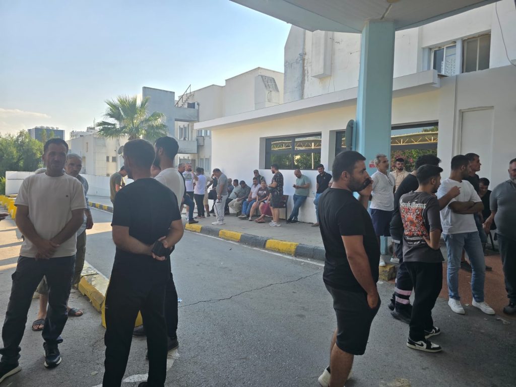 Gemiden kurtarılan 20'den fazla kişi Dr. Burhan Nalbantoğlu Devlet Hastanesi’nde