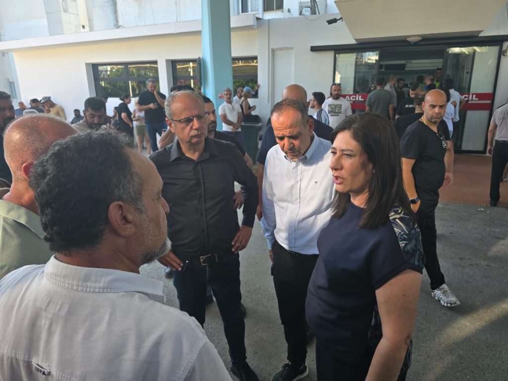 Gemiden kurtarılan 20'den fazla kişi Dr. Burhan Nalbantoğlu Devlet Hastanesi’nde