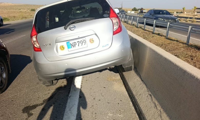 Güzelyurt Lefkoşa anayolunda trafik kazası...Bir kişi yaralandı, bir kişi tutuklandı