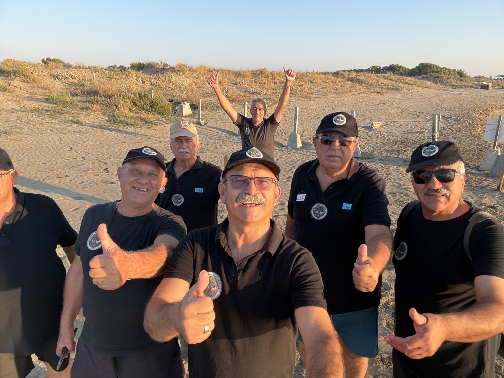 Her Daim Doğa Dostları Grubu'ndan kıyı bitkilerini gözleme etkinliği