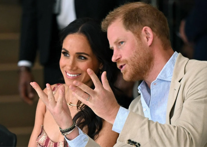 İngiliz basınına göre ABD'de yaşayan Prens Harry ve eşi Meghan Markle İngiltere'ye dönüyor