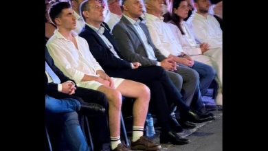 “İsak ve Solomu’yu anma” törenine Fidias’ın şortu eleştirilere yol açtı