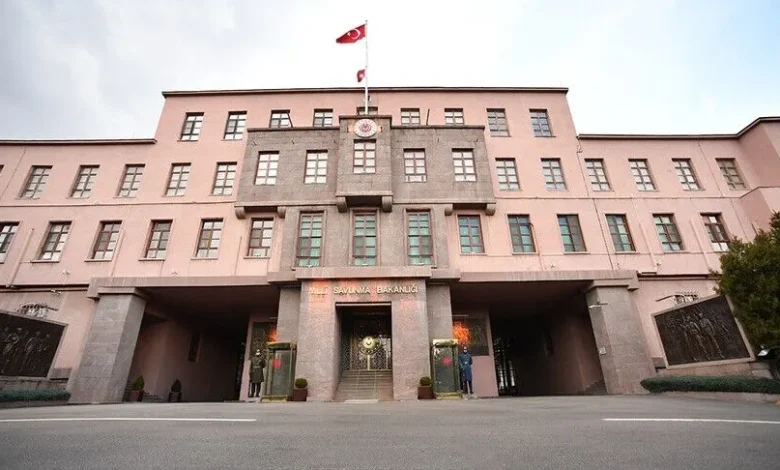 Korgeneral Ertan İnaltekin Kıbrıs Türk Barış Kuvvetleri Komutanlığına getirildi. Tümgeneral Şükrü Bilir Güvenlik Kuvvetleri Komutanı oldu