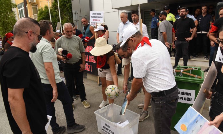 KTOEÖS, Yüksek Danışma Kurulu öncesinde Milli Eğitim Bakanlığı önünde eylem yaptı