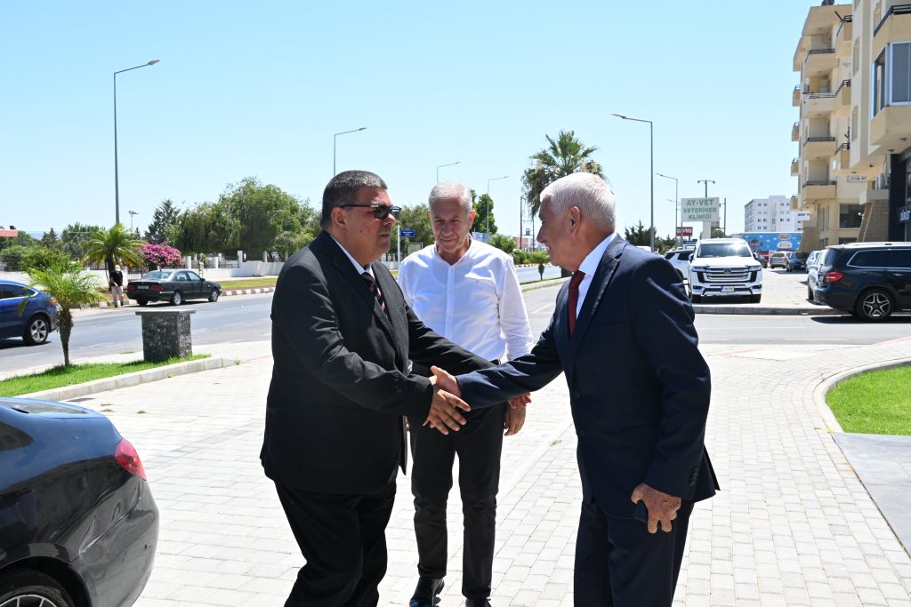 Maliye Bakanı Berova'dan Güzelyurt Belediyesi'ne ziyaret
