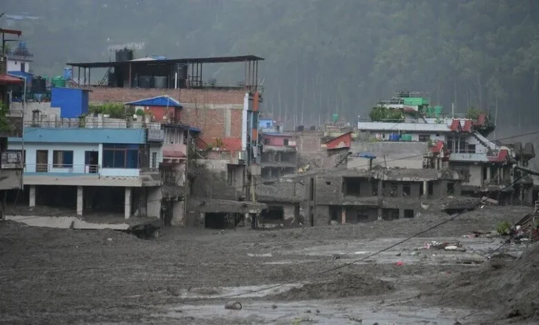 Nepal'deki selde hayatını kaybedenlerin sayısı 270'e çıktı