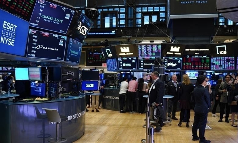 New York borsası karışık seyirle açıldı