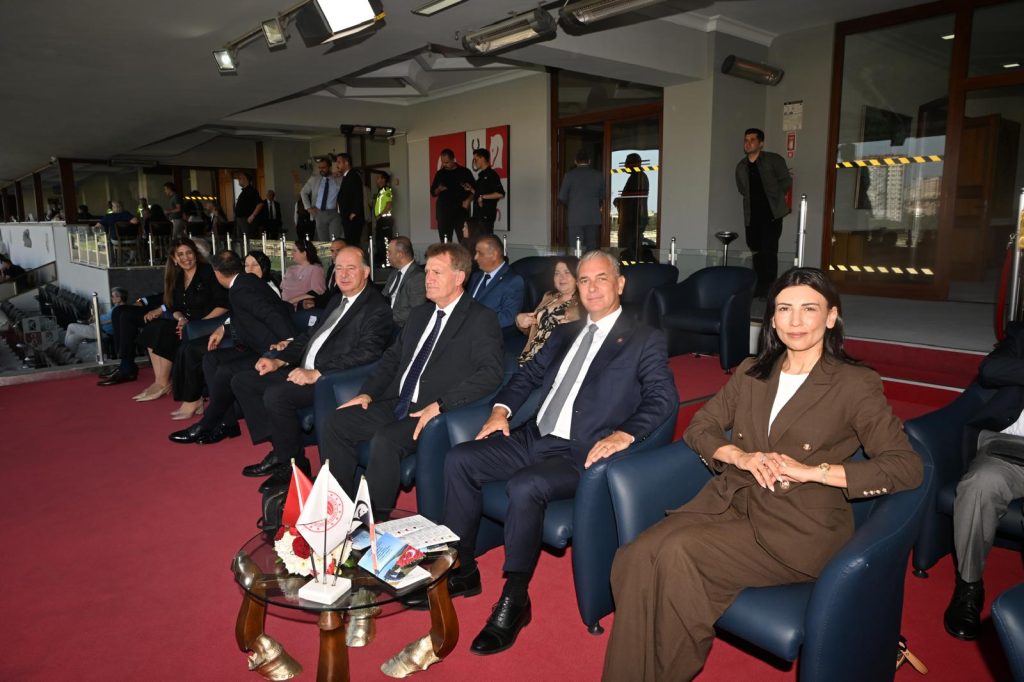 Özdenefe, İstanbul'da Cengiz Topel ve KKTC koşularını izledi