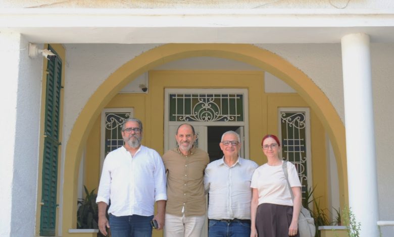 Özersay, DAÜ-SEN yetkilileriyle bir araya geldi
