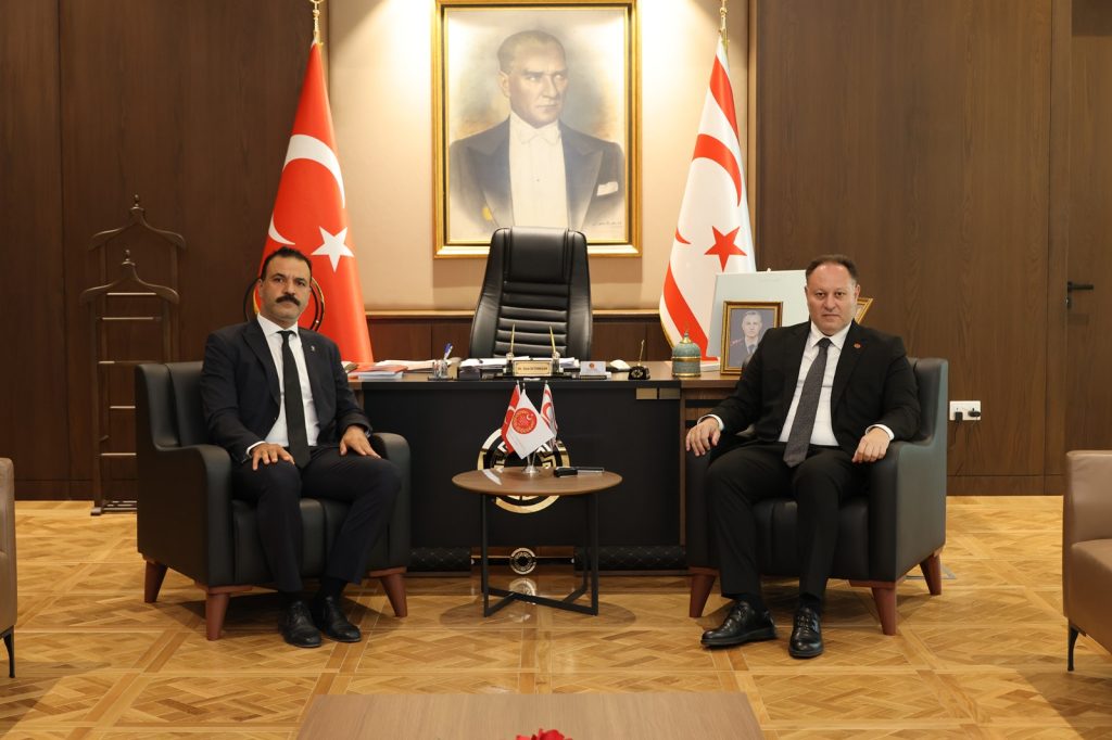 Öztürkler, Kaya’yı kabul etti