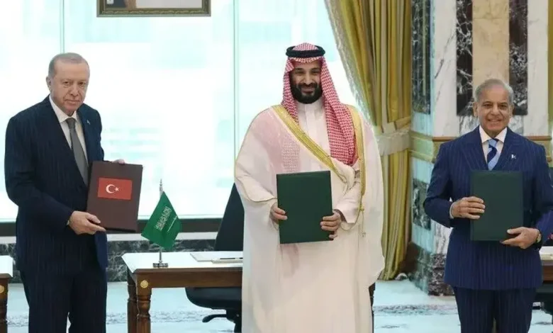 Pakistan ve İran Dışişleri Bakanları görüştü: Mekke Ortak Savunma Anlaşması ele alındı