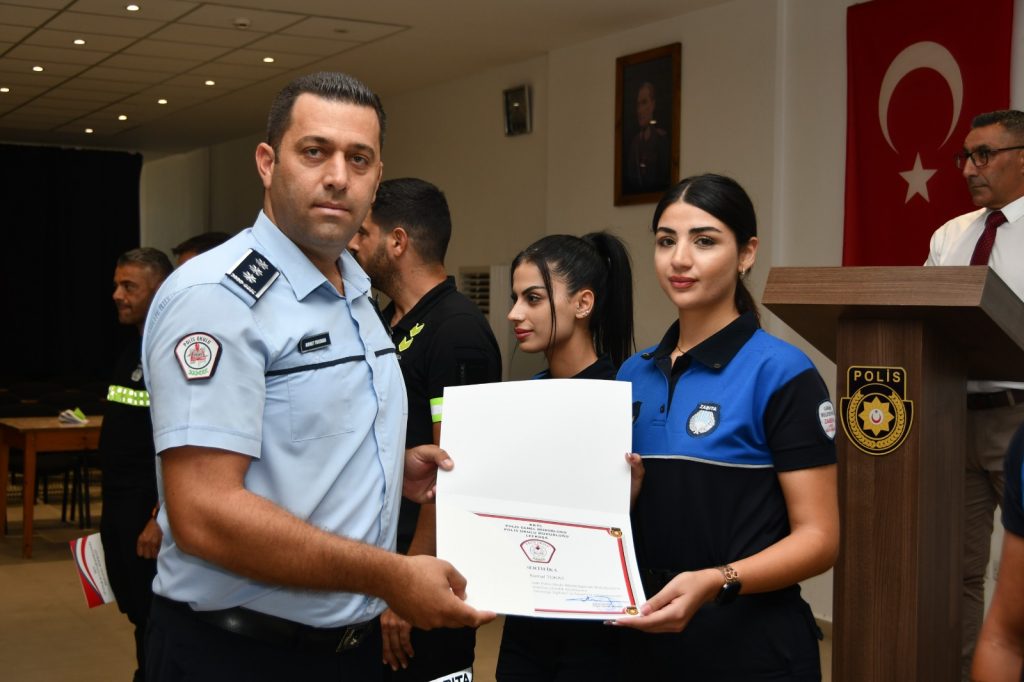 Polisten belediye zabıtalarına eğitim